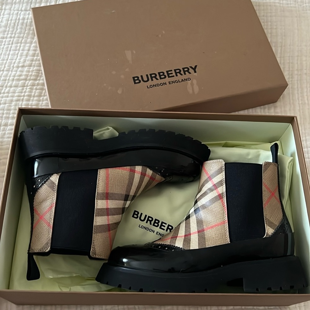 Burberry Kid Boots